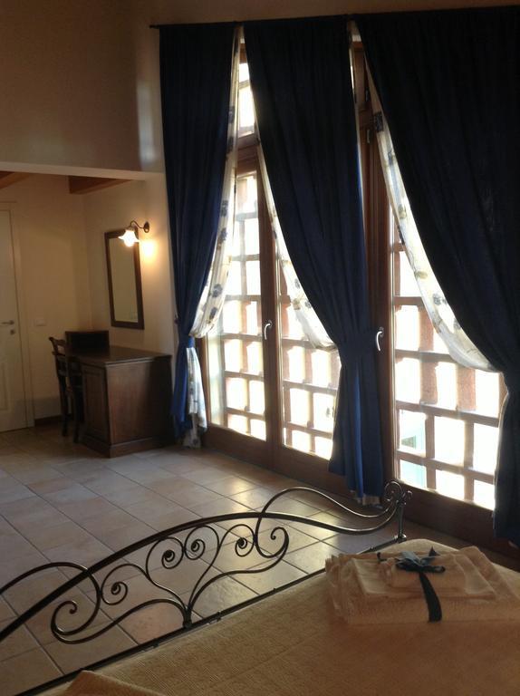 ホテルAgriturismo Anna Caterina カステルヌオーヴォ・デル・ガルダ 部屋 写真